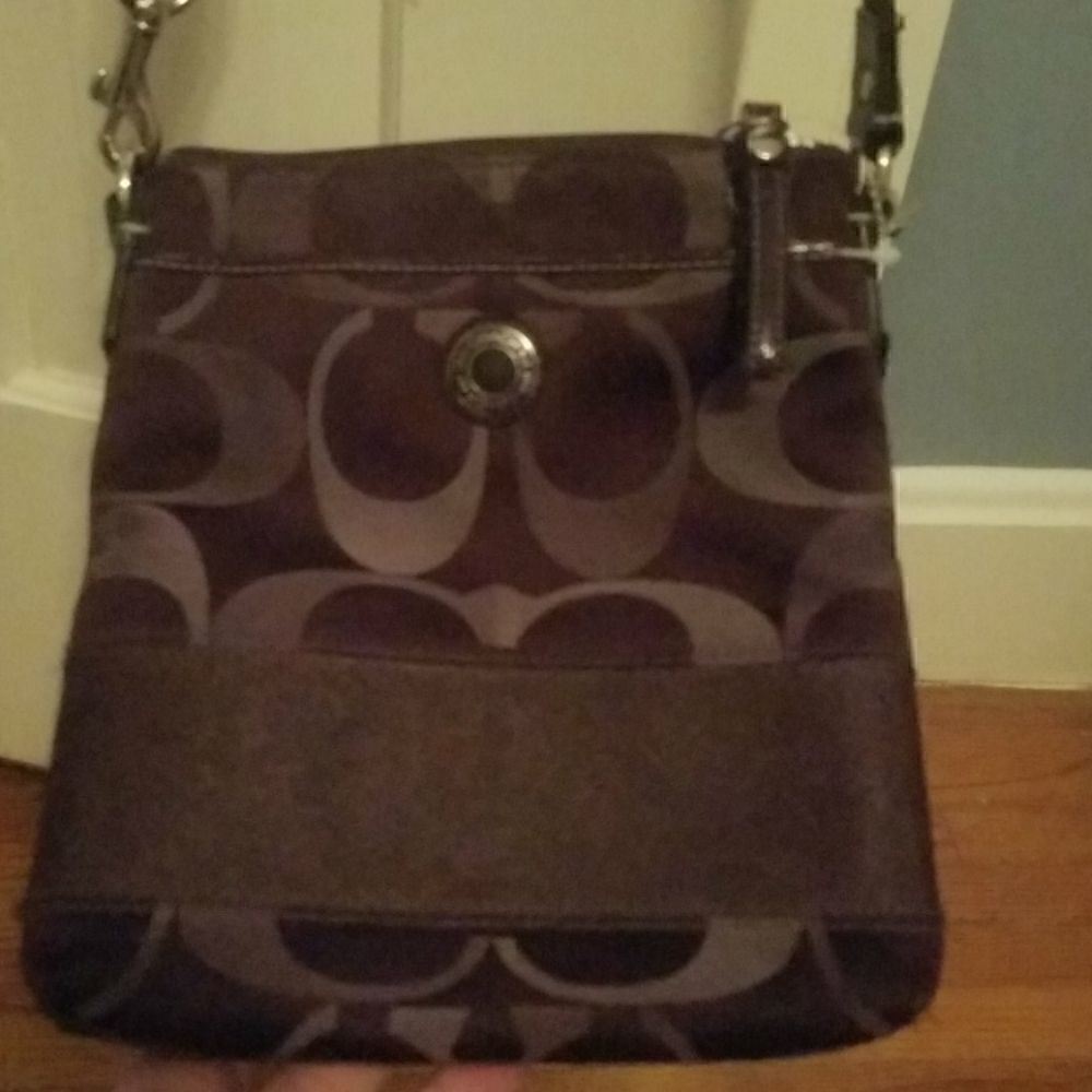 Coach    - Picture 2 of 6